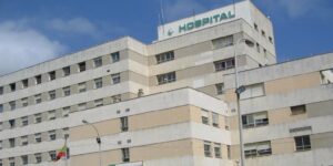 Nieto denuncia el hacinamiento de pacientes de cirugía mayor ambulatoria en el Punta Europa