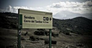 Rescatan a un hombre que decía llevar días caído en un barranco en el Cerro del Tambor de Pelayo