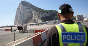 La Policía de Gibraltar pide calma para evitar incidentes tras la muerte en la persecución