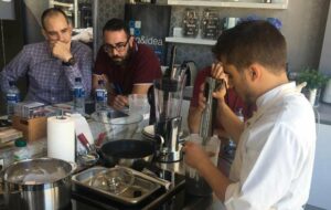 Talleres gastronómicos y show cooking en Palmones, experiencias culinarias con sabor empresarial