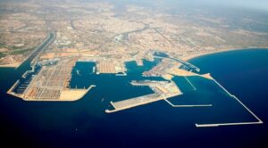 El Gobierno sí exigió al proyecto de ampliación del puerto de Valencia que protegiera las playas