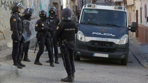 *ESTA PASANDO* Más de 150 agentes de la Policía Nacional están realizando cinco registros en Algeciras, La Línea de la Concepción y Málaga.