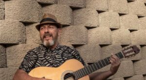 Javier Ruibal ofrecerá un concierto acústico en el Teatro Alameda de Tarifa el 16 de noviembre