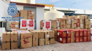 Seis detenidos en La Línea tras desmantelar cuatro guarderías de tabaco de contrabando