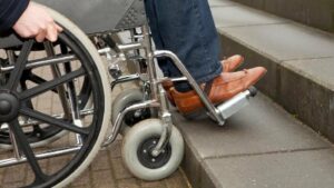 Cruz Roja pondrá en marcha un servicio de transporte gratuito para electores con movilidad reducida