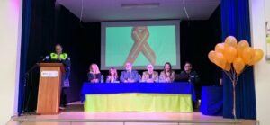 El colegio Las Adoratrices rinde un homenaje en recuerdo de las víctimas de accidentes de tráfico