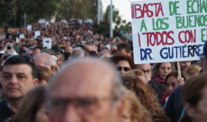 Las protestas sanitarias por la falta de personal y medios provocan el cese del gerente del SAS