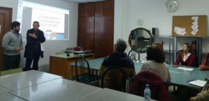 El Ayuntamiento forma a las asociaciones de vecinos en la redacción de proyectos