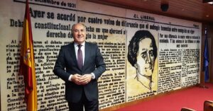 Landaluce recoge su credencial como senador del PP