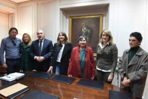 El Ayuntamiento pedirá que la Escuela de Artes se llame José Ramos Zambrana