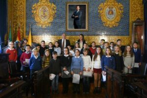 Alumnos de 31 centros escolares protagonizan el pleno infantil previo al Día de la Constitución