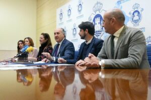 Apymeal arranca su programación de Navidad con el reparto de 2.000 vasos de chocolate el lunes