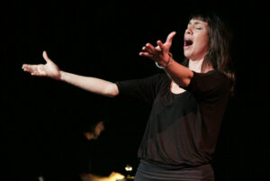 Rosa de Algeciras y David Morales llevan el flamenco a la base española de la ONU en el Líbano