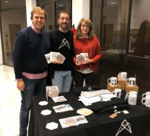 Amarillo Mostaza presenta en el edificio Pérez Villalta su álbum 'Mi primera torta'