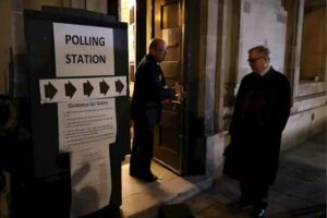 Comienza en Reino Unido una cita electoral clave para el futuro del Brexit