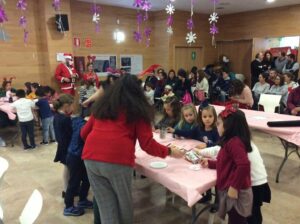 El Centro Documental acoge la actividad infantil navideña El árbol de los cuentos"