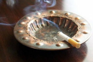 Gibraltar incrementa el impuesto sobre el tabaco en 50 peniques