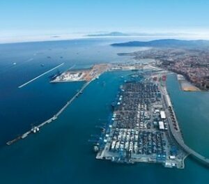 De la Encina defiende la necesidad de coordinar Algeciras con el resto de puertos andaluces