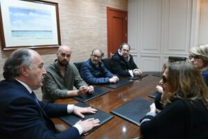 El Ayuntamiento y la familia de Paco de Lucía buscan nuevas iniciativas en torno a la figura del artista