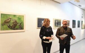 Nicolás Ruiz inaugura en Cajasur la exposición de pinturas 'Espintapájaros'