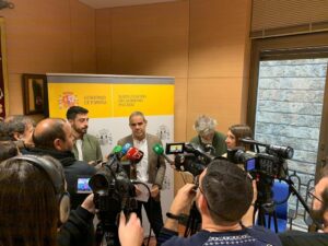 Pacheco destaca la "gran complejidad" que tiene instalar el sonar del IEO a la búsqueda del 'Rúa Mar'