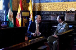 Landaluce recibe al nuevo gobernador militar del Campo de Gibraltar