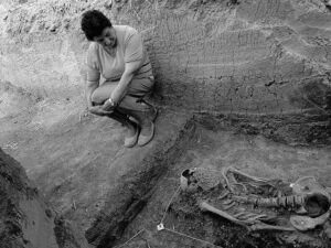 Ángel López presenta en la Casa de la Memoria su libro 'República, alzamiento y represión en San Fernando''