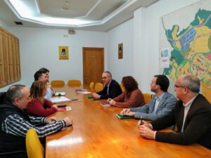 El PSOE traslada a los sindicatos su compromiso por un pleno monográfico sobre sanidad pública