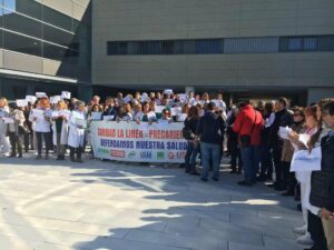 Sindicatos y personal sanitaria se concentran en La Línea para exigir la segregación del Área