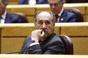 Landaluce alerta de que algunas pateras llegan con el 40% de inmigrantes contagiados