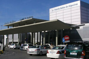 La niebla provoca retrasos de más de una hora en os buques de alta velocidad del Estrecho