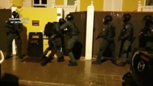 Más de 40 detenidos, nueve investigados y 5.176 kilos de hachís decomisados en la 'Operación Ropero'