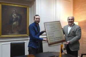 El artista algecireño Pablinho de la Bahía presenta la canción 'A mi alcalde', deidcada a Landaluce