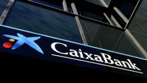 CaixaBank se compromete a ceder al Ayuntamiento un local en El Saladillo para uso social