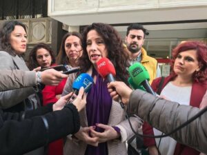 La Junta dice que los ancianos tienen en La Línea "un espacio estupendo, con mucho personal sanitario"