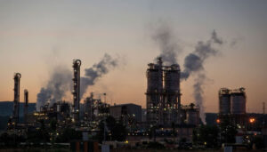 CCOO muestra su rechazo a la pérdida de empleo en el sector petroquímico