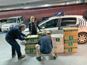 La Junta reparte en Algeciras 925 mascarillas y 175 guantes