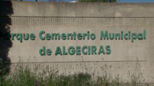 Algeciras, sin incinerar desde hace una semana por un fallo en el crematorio de Botafuegos