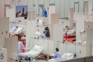 Las muertes por Covid-19 bajan a 399 en 24 horas, y se reduce también el número de contagios