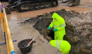 Emalgesa repara averías en las redes de suministro de agua en Torre Almirante y Los Pastores