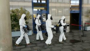 La Infantería de Marina realiza labores de desinfección del puerto de Algeciras