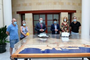 El Ayuntamiento facilita mascarillas a los vendedores del mercadillo y comerciantes del 'Ingeniero Torroja'