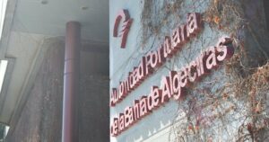 Convocan huelga de los trabajadores de limpieza de la empresa OHL en la APBA