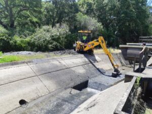 La Junta repara las averías del canal de Guadarranque