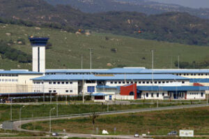 Salvan la vida a un interno de la cárcel de Botafuegos con una sobredosis de fármacos y metadona