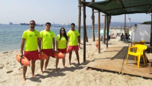 Los socorristas que han perdido su empleo en Los Barrios se quejan al Ayuntamiento y a la nueva empresa