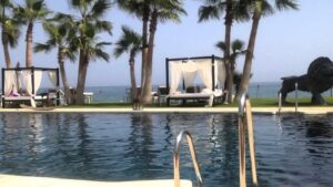 El hermano del niño fallecido en la piscina, de cinco años, también tuvo que ser rescatado