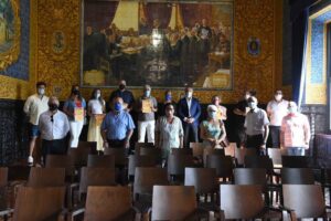 Valentina Mercería y la familia Marín ganan los concursos de escaparates y balcones de Feria