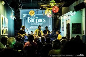 La música en vivo regresa a Algeciras en McCartney Bar reviviendo a los míticos The Beatles