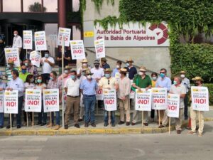Agricultores denuncian en Algeciras la importación indiscriminada de productos agroalimentarios